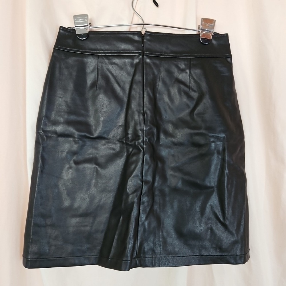 LOFT Ann Taylor Faux Leather Mini Skirt Women's 2P Minimalist Chic Night Out - Picture 3 of 6